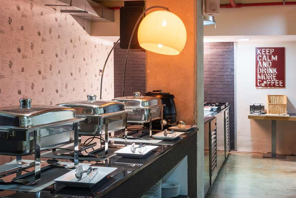 Madrid Airport Suites, Affiliated By Melia Restaurang bild