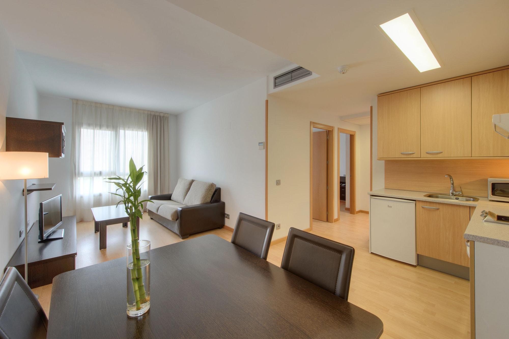 Madrid Airport Suites, Affiliated By Melia Exteriör bild