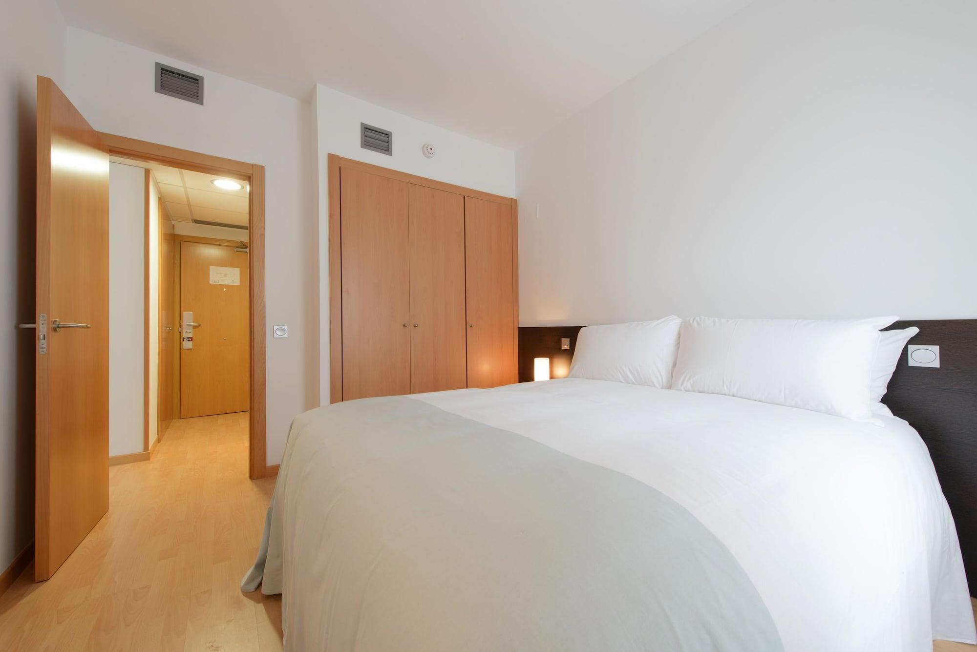 Madrid Airport Suites, Affiliated By Melia Exteriör bild