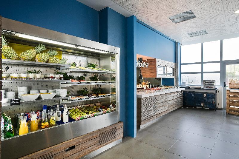 Madrid Airport Suites, Affiliated By Melia Exteriör bild