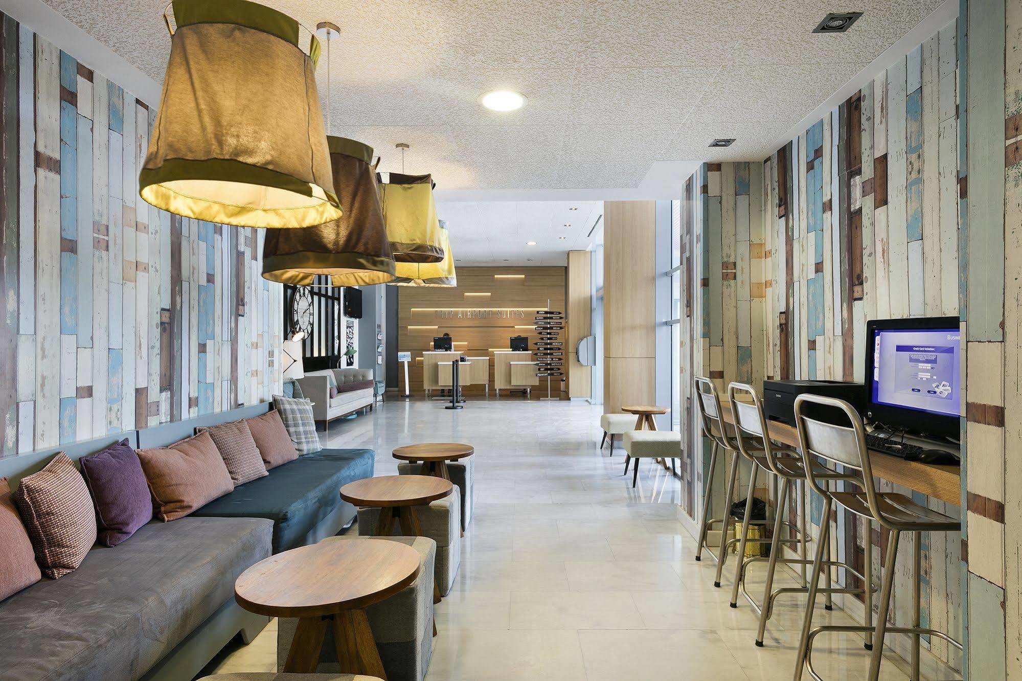 Madrid Airport Suites, Affiliated By Melia Exteriör bild