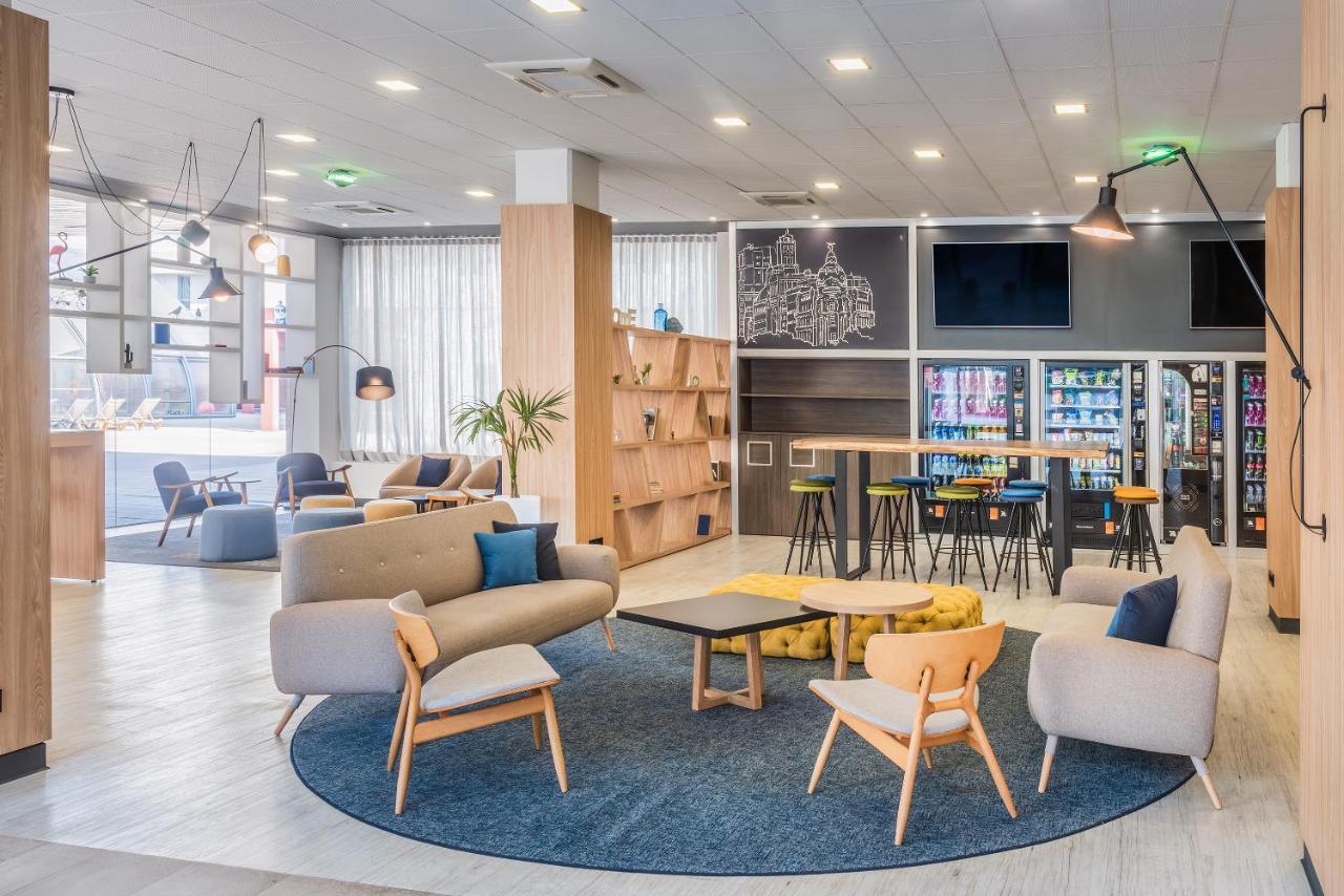 Madrid Airport Suites, Affiliated By Melia Exteriör bild