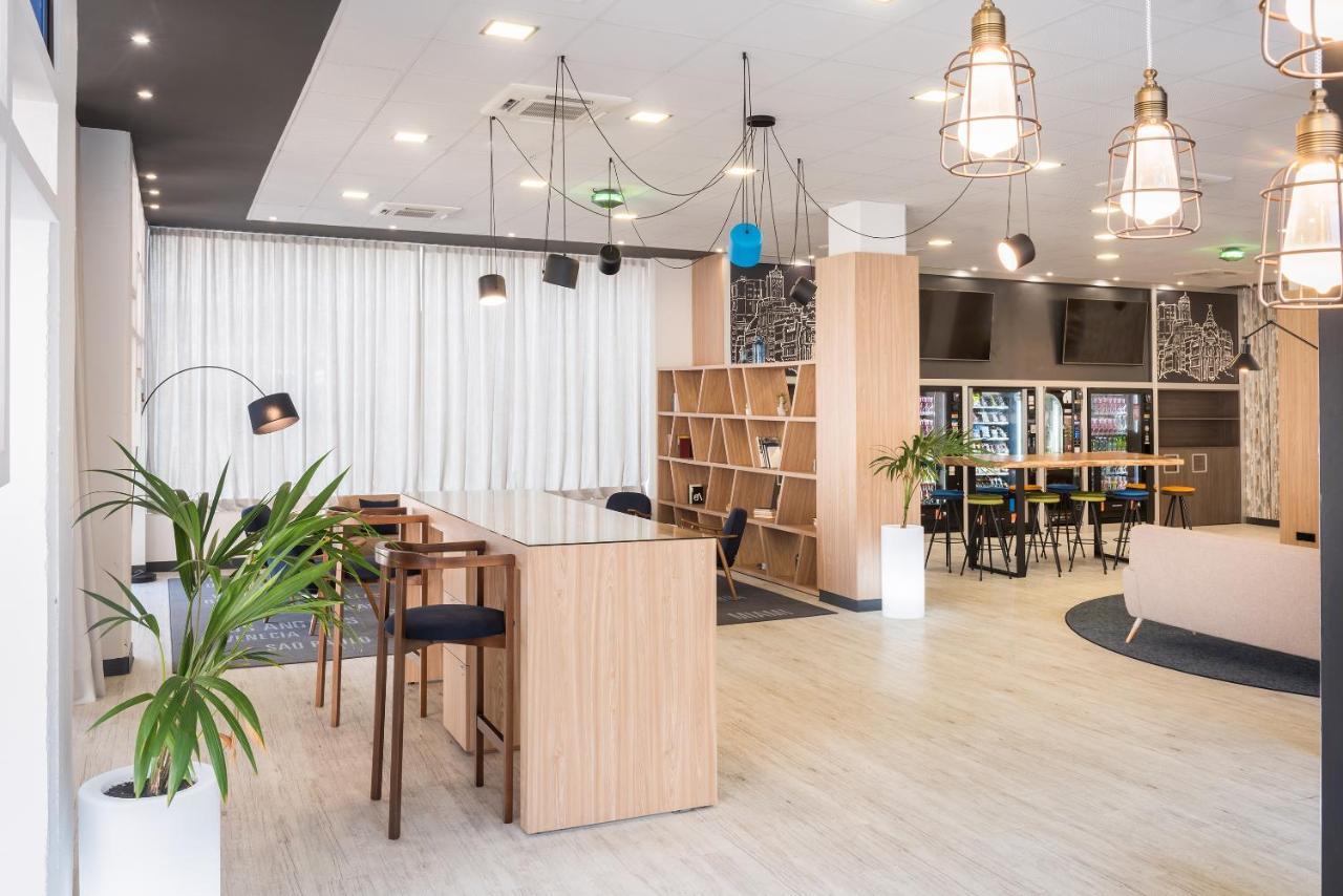 Madrid Airport Suites, Affiliated By Melia Exteriör bild