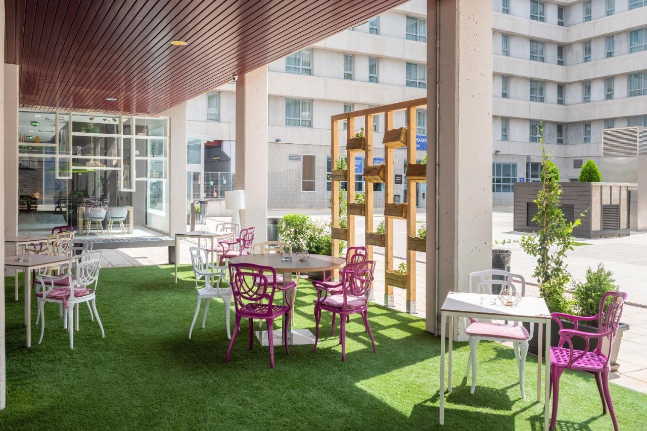 Madrid Airport Suites, Affiliated By Melia Exteriör bild