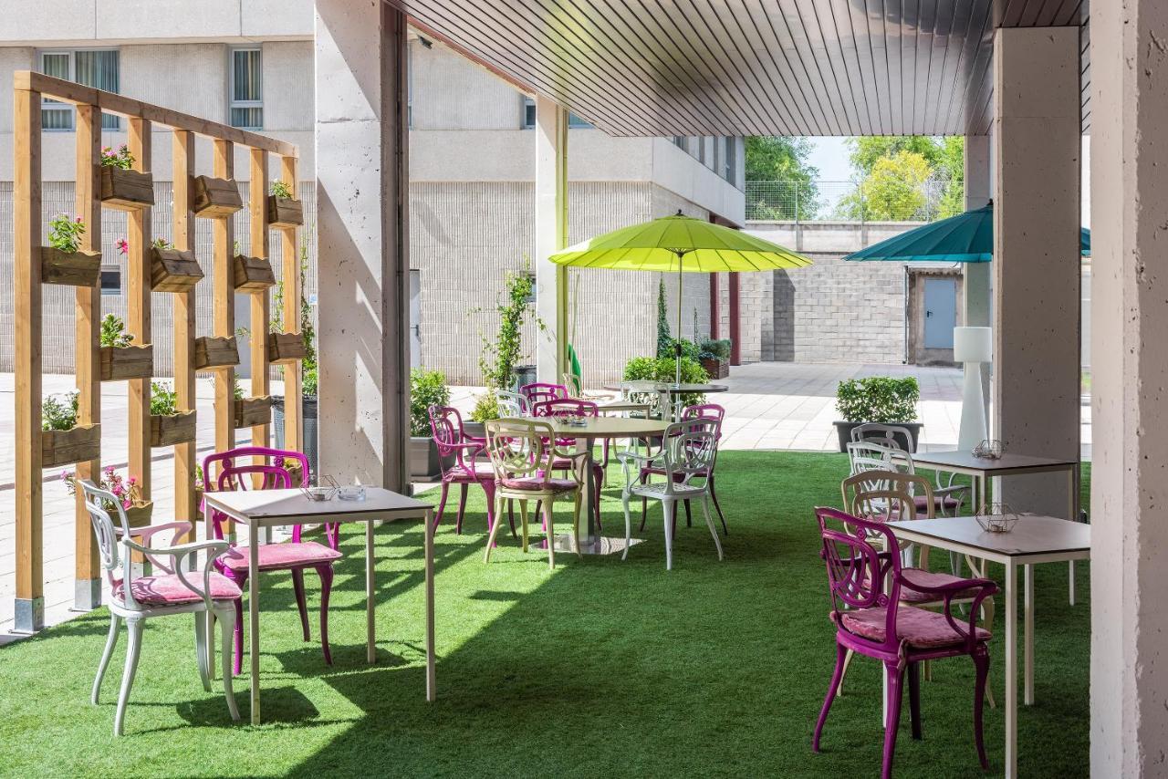 Madrid Airport Suites, Affiliated By Melia Exteriör bild