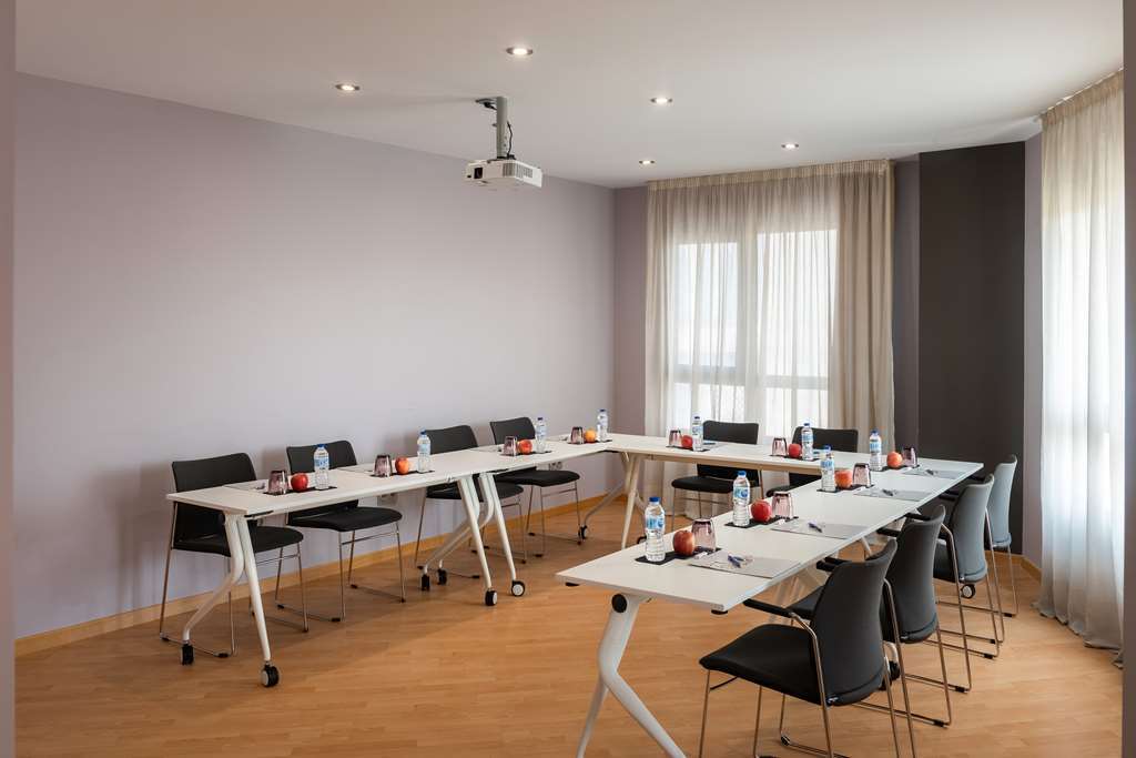 Madrid Airport Suites, Affiliated By Melia Bekvämligheter bild
